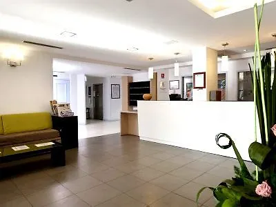 马赛普拉多普拉格爱达格公寓式酒店 酒店 3*