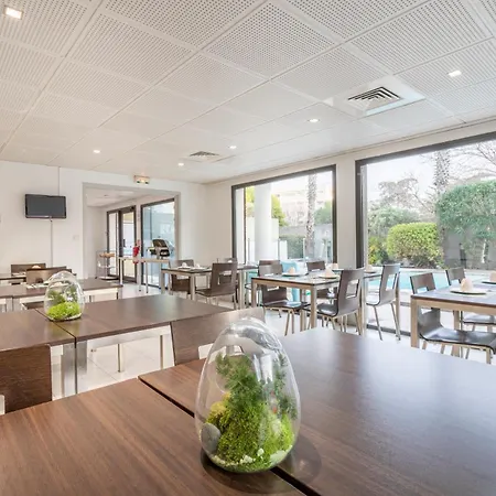 Hotell Comfort Prado Marseille